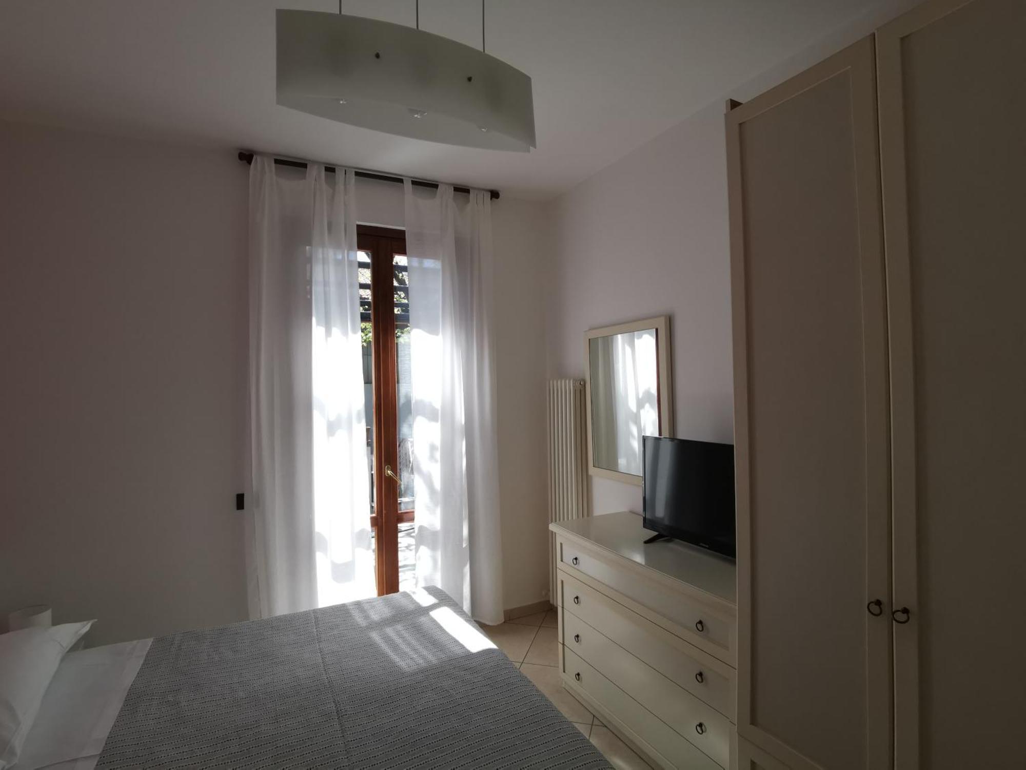Beb I Portici Bed & Breakfast Cernobbio Oda fotoğraf